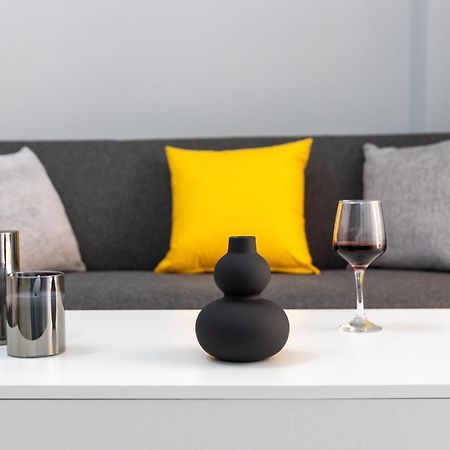 C3 Modern Spartan Apartment المظهر الخارجي الصورة