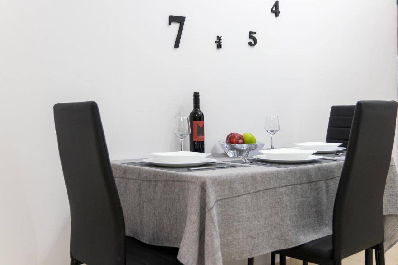 C3 Modern Spartan Apartment المظهر الخارجي الصورة
